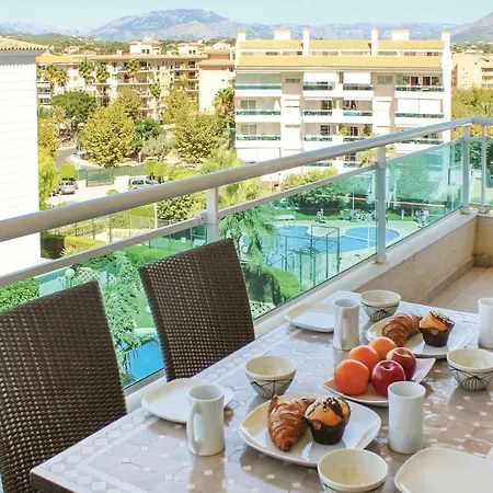 Appartement 3 Bedroom Beautiful In Alfaz Del Pi L'Alfas del Pi